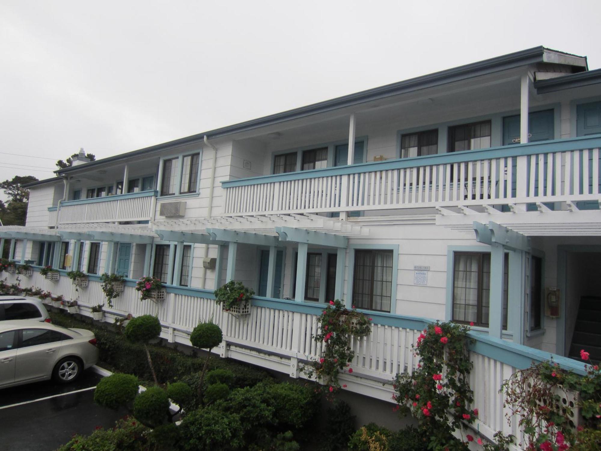 Arbor Inn Monterey Exterior photo