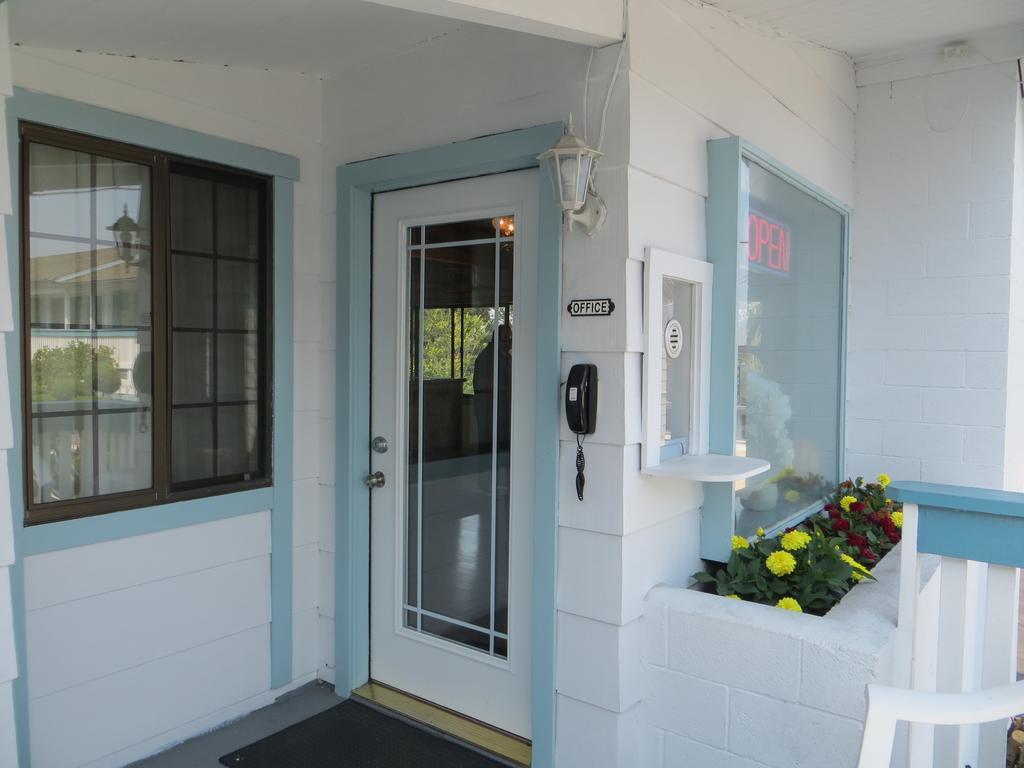 Arbor Inn Monterey Exterior photo